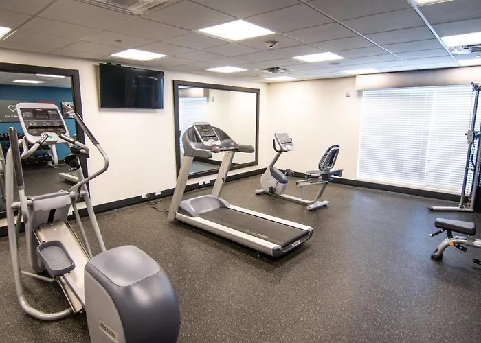 Comfort Suites Near Sam Houston Race Park