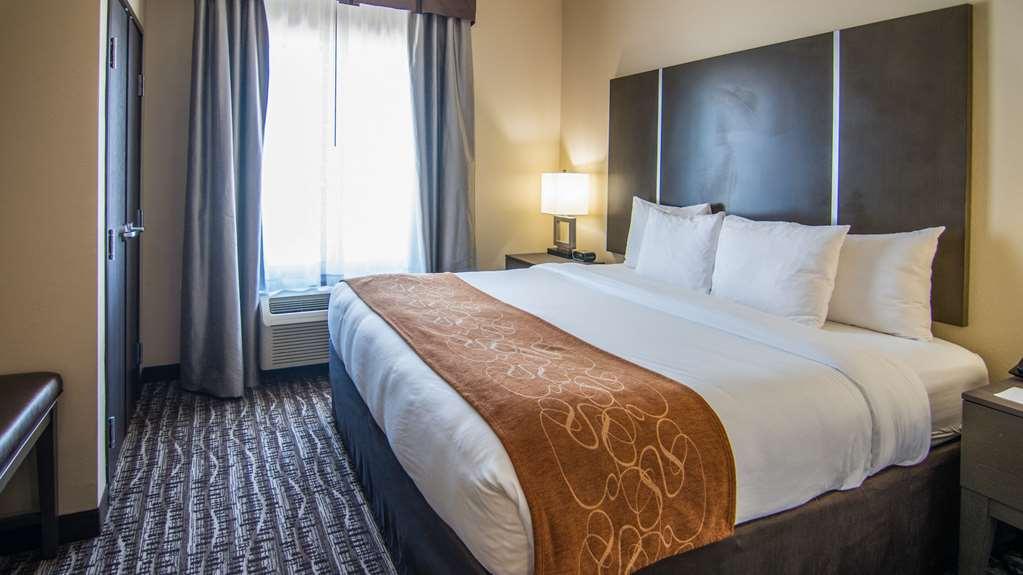 Comfort Near Sam Houston Race Park Hotel 3*
