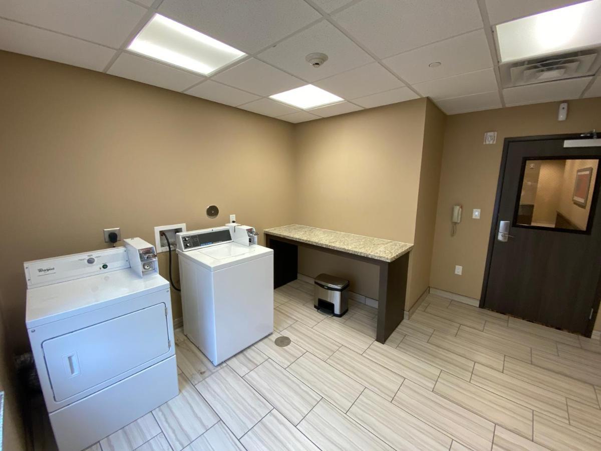 Comfort Near Sam Houston Race Park Hotel 3*