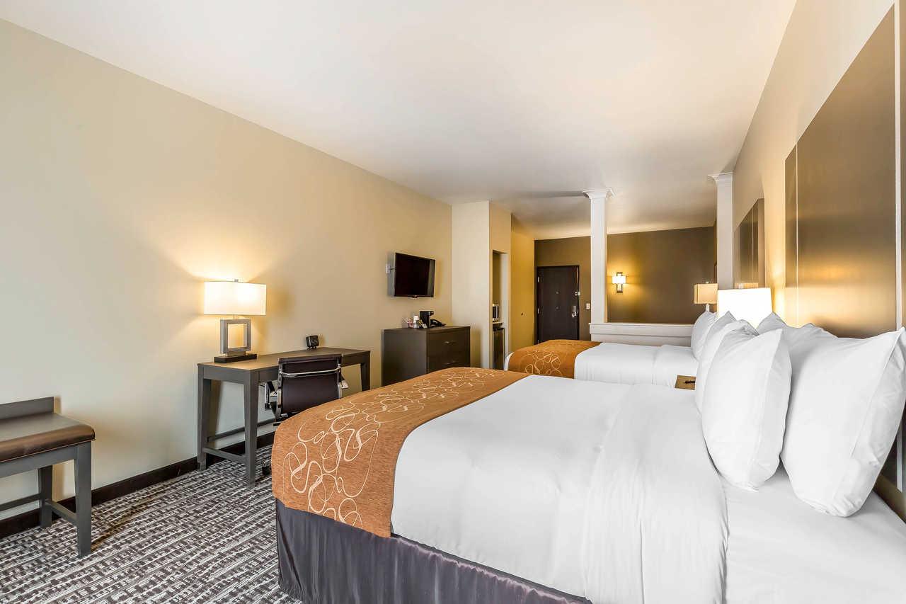Comfort Near Sam Houston Race Park Hotel