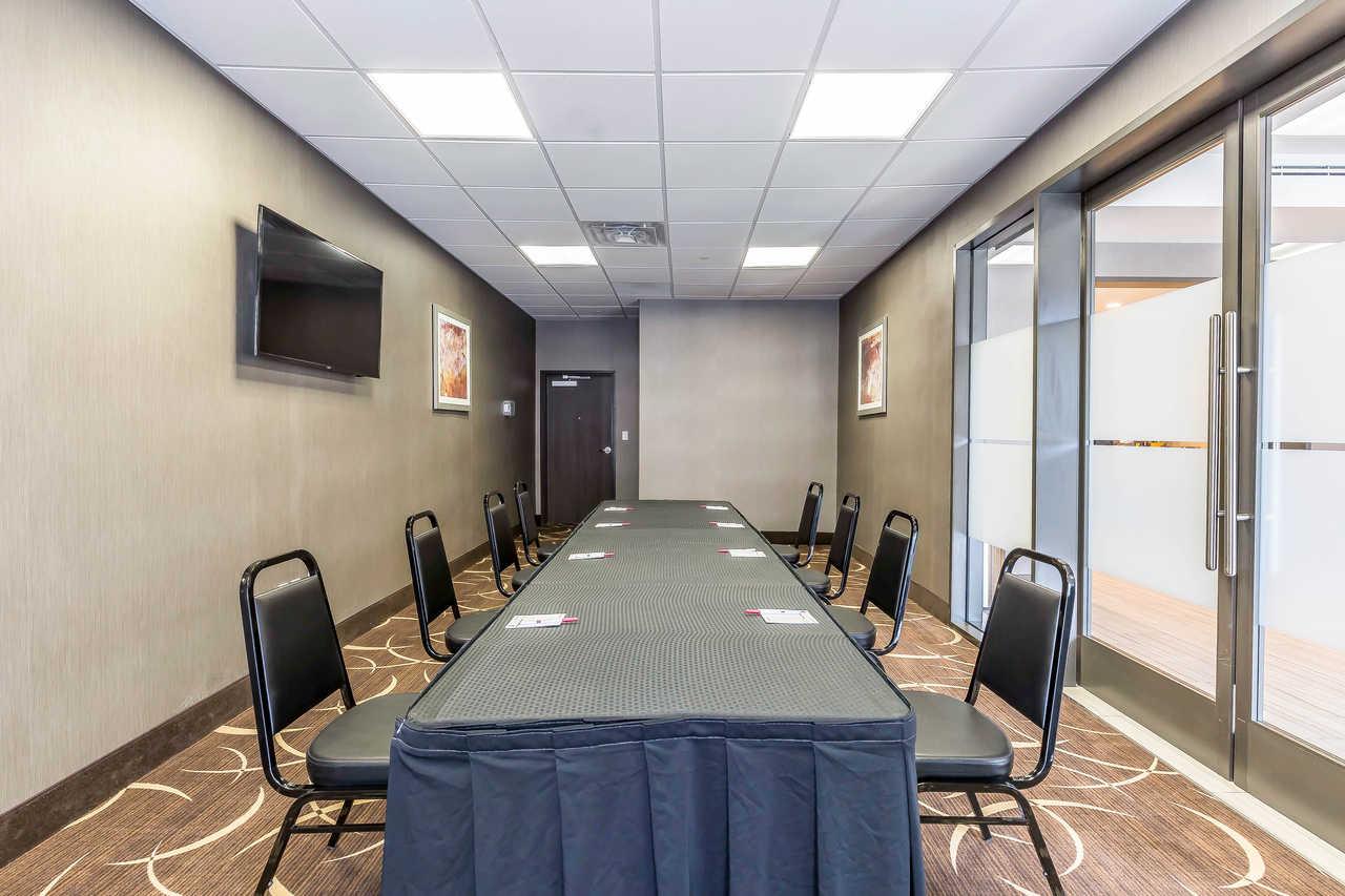 Comfort Near Sam Houston Race Park Hotel 3*