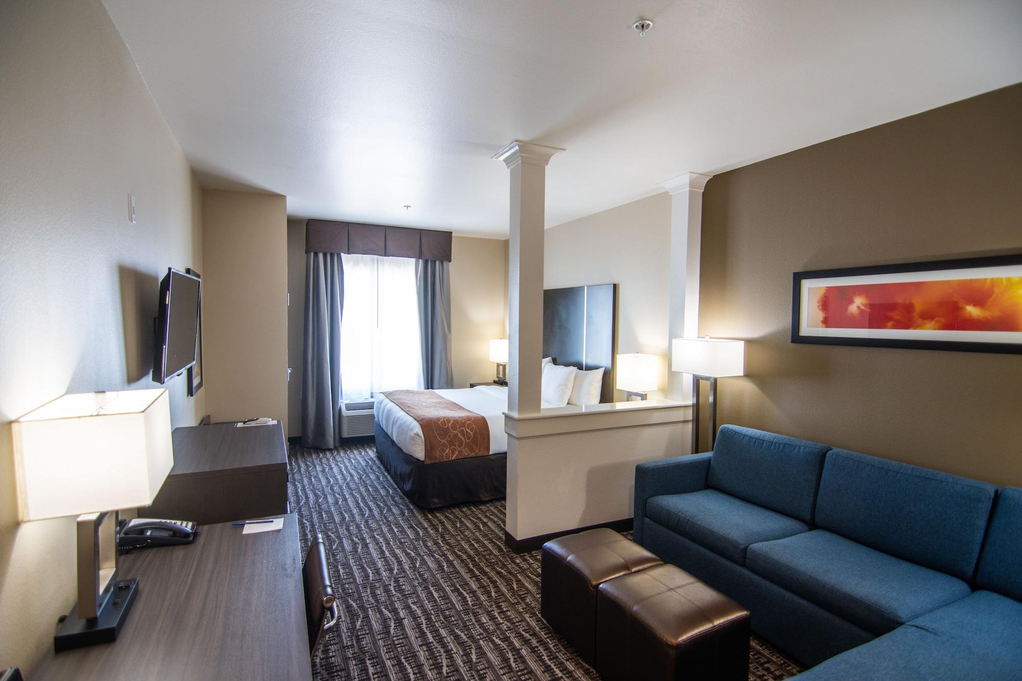 Hotel Comfort Near Sam Houston Race Park 3*