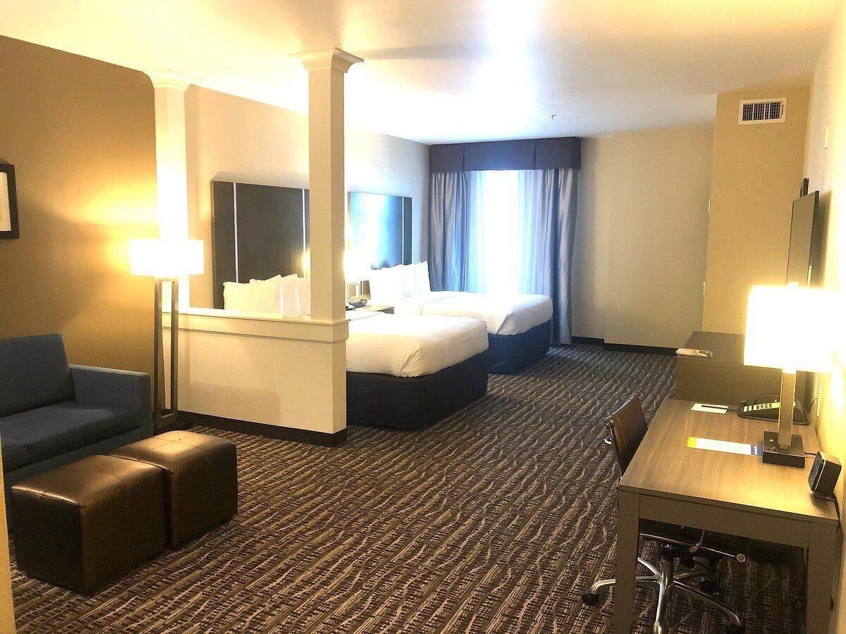 Hotel Comfort Near Sam Houston Race Park